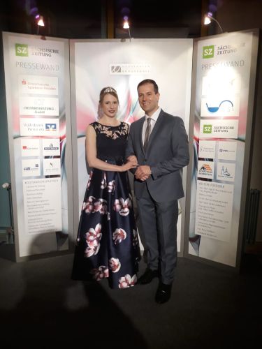 Treffen mit Weinprinzessin Ann-Kathrin Schatzl auf dem Neustädter Bürgerball